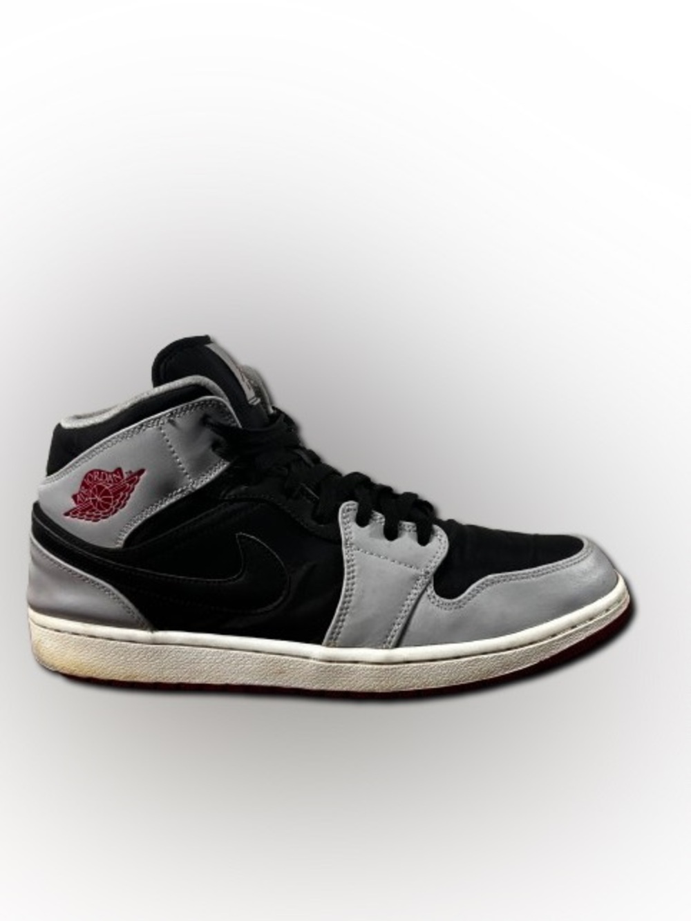 Air Jordan 1 Mid “Red Grey”